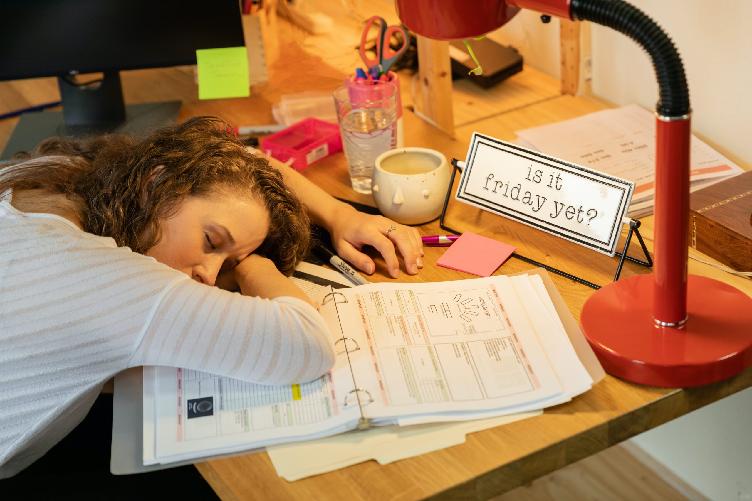 WHY YOU SHOULD FIX YOUR SLEEP SCHEDULE? WHY-YOU-SHOULD-FIX-YOUR-SLEEP-SCHEDULE