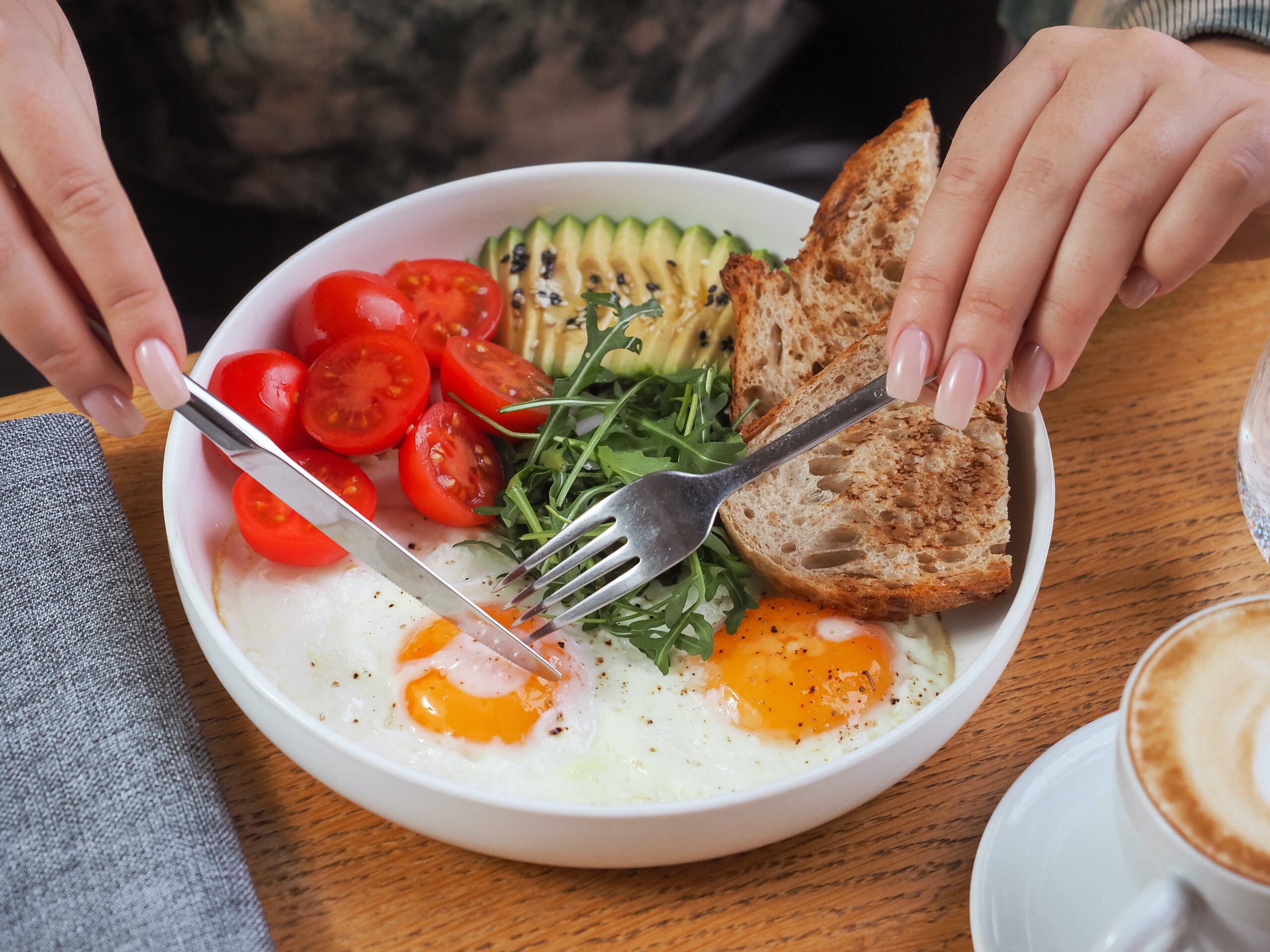 MINDFUL EATING: YOUR WAY TO START HEALTHY EATING mindful-eating-blog